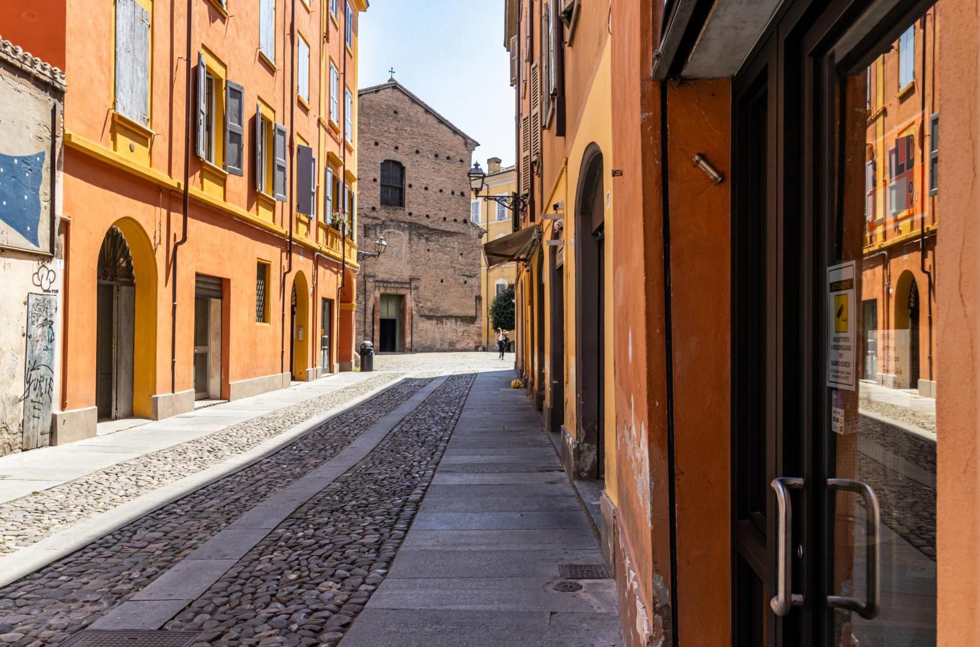 Suite Modena Al Centro - Affitti Brevi Italia Zewnętrze zdjęcie